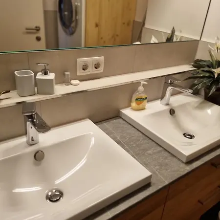 Johanna 2 Раурис